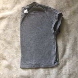 H&M gray crop top size:xs.